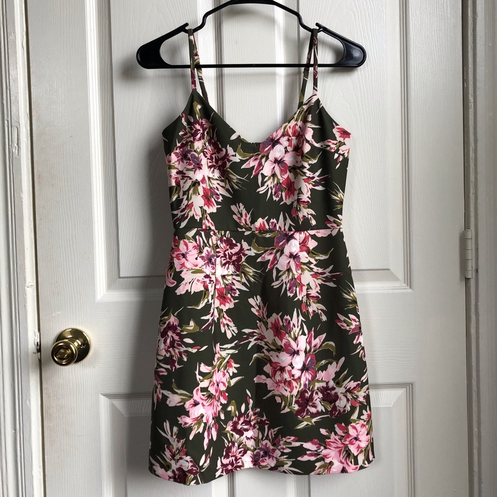 Bodycon floral minidress 🌸